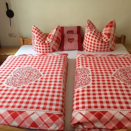 Πανσιόν Zum Bauernstuebl 3*