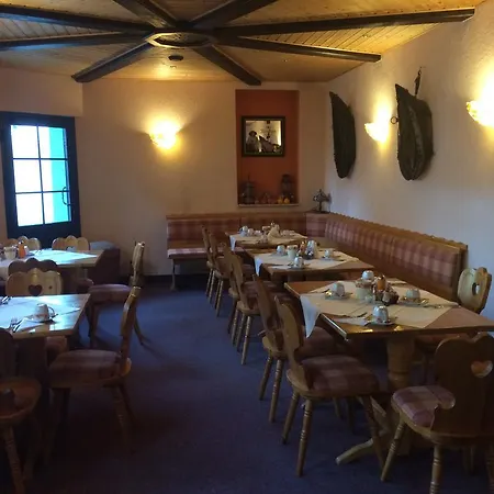 Πανσιόν Zum Bauernstuebl 3*