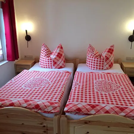 Zum Bauernstübl Gasthof 3*